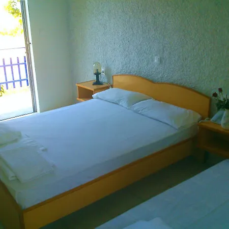 Aetos Hotel 2*
